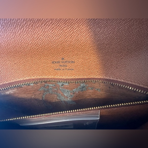 Authentic Very Rare Crossbody/ Shoulder Bag LOUIS
VUITTON "Monceau 26 - Picture 13 of 16